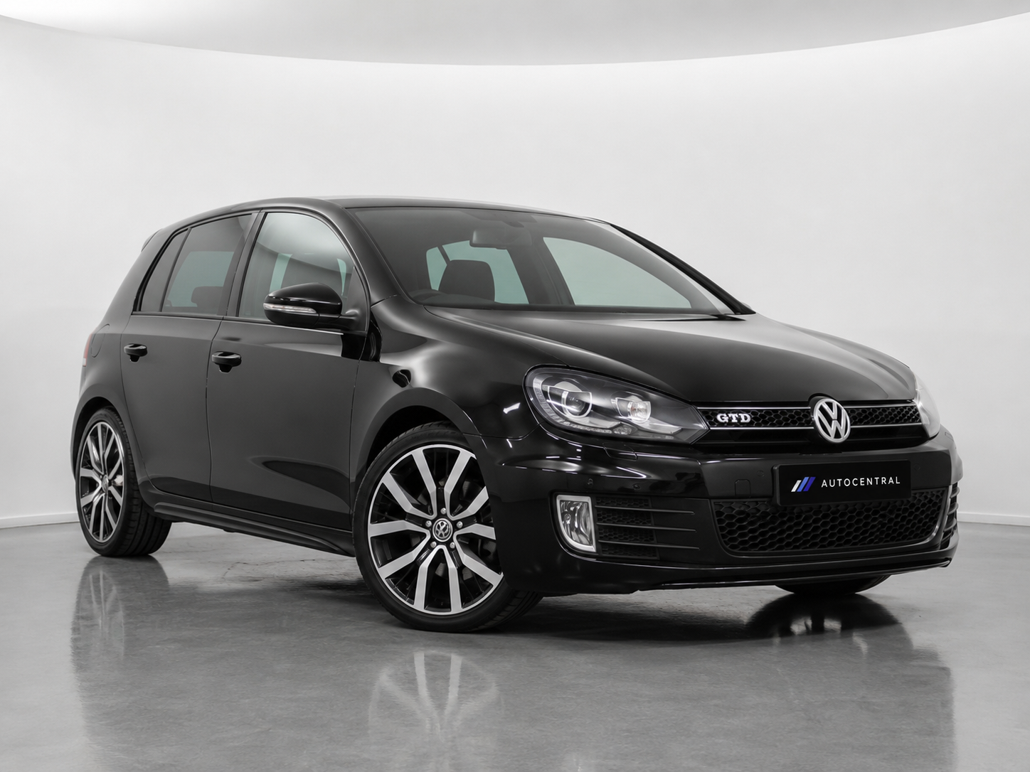 Black Volkswagen Golf 6 2012 economy hatchback